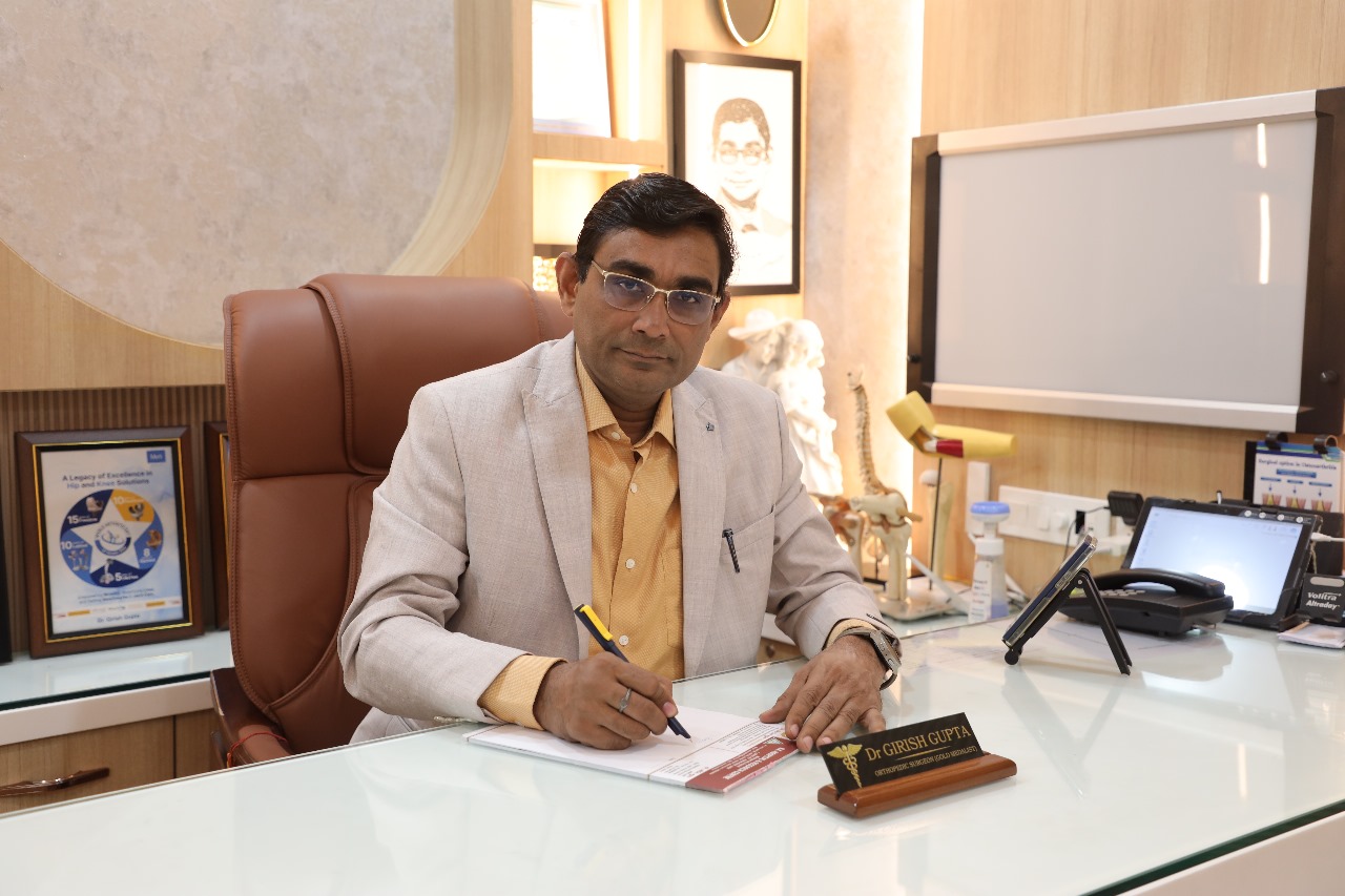 Dr. Girish Gupta performing advanced orthopedic surgery in Indore